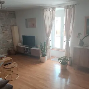 https://apartment-elena-rooms.splithotels.org