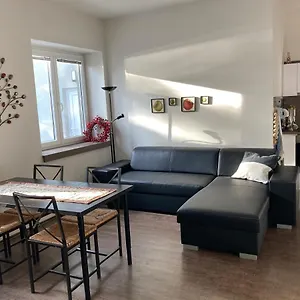  Apartment Near The Pond