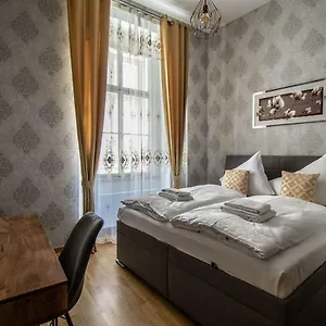  Apartment Design 3bdr In Residence, Free Parking